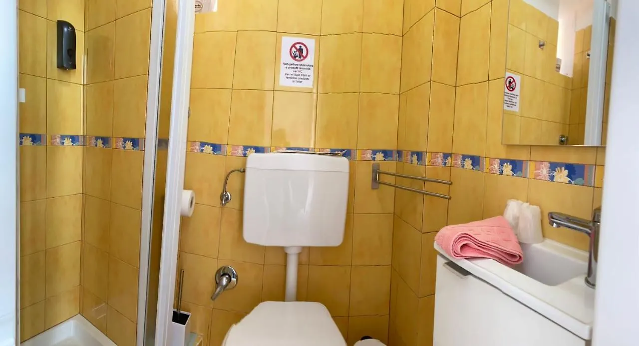 Guest house Luvegu Sciuiu Apartment Vernazza